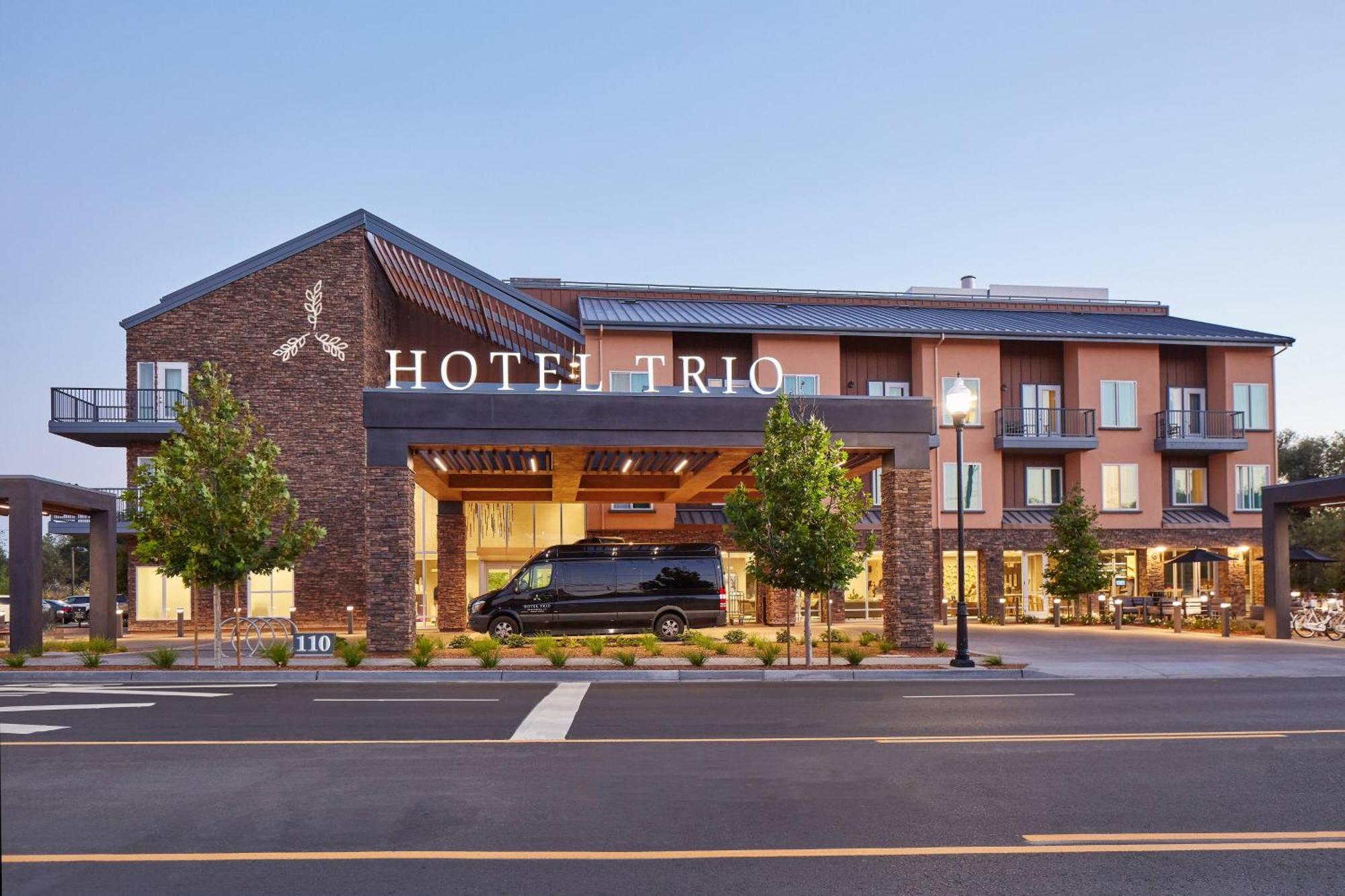 Hotel Trio 3*